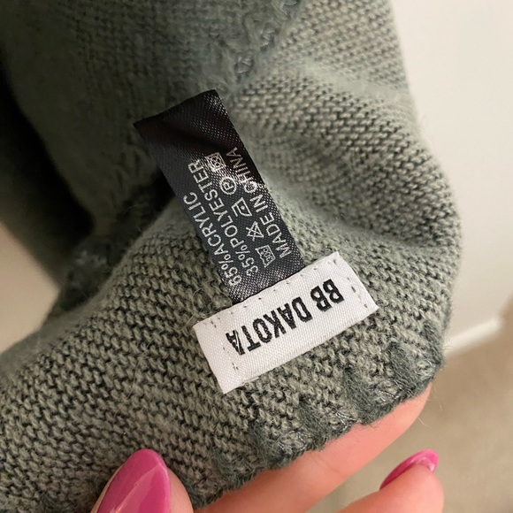 BB Dakota Poncho - Picture 5 of 8